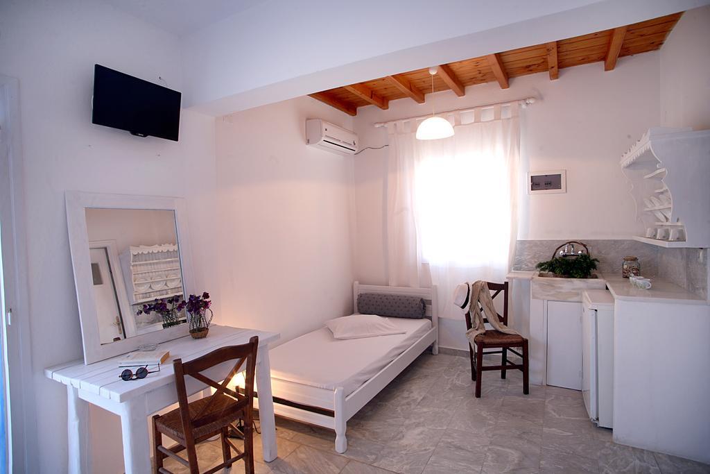 Voula Apartments & Rooms Турлос Стая снимка