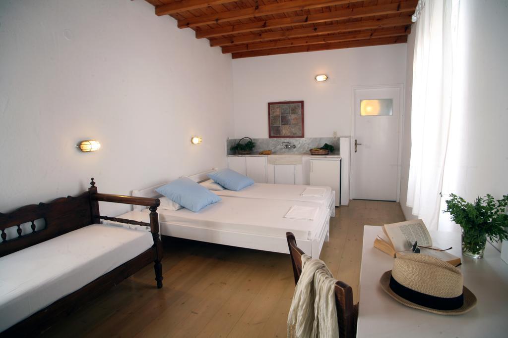 Voula Apartments & Rooms Турлос Стая снимка